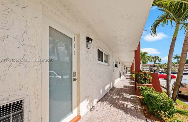711 S Hollybrook Dr Gallery 3