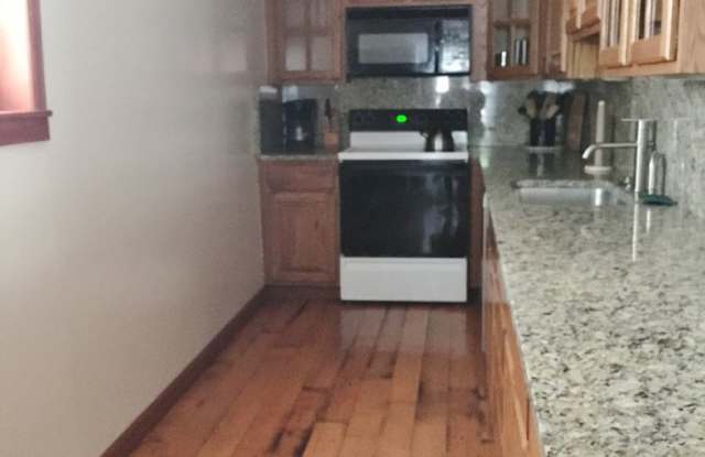 Fully Furnished Home in Historic Glenwood Gallery 3