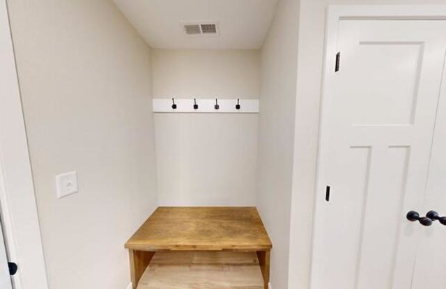 5306 Welder Avenue Gallery 3