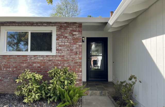 235 Kensington WAY Gallery 2