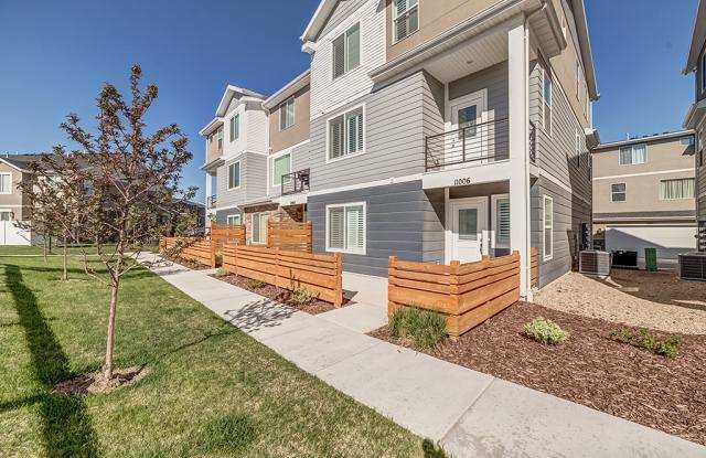 Beautiful 4 Bed 4 Bath Townhome in South Jordan photos photos