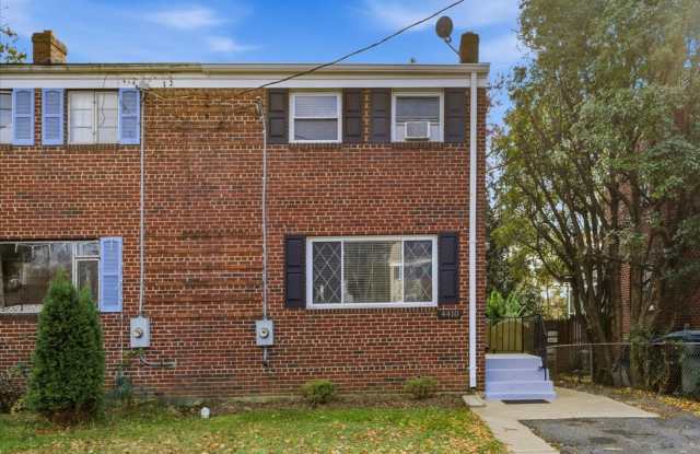 3 BR | 1 BA | 864Sqft | Newly Fenced Yard photos photos