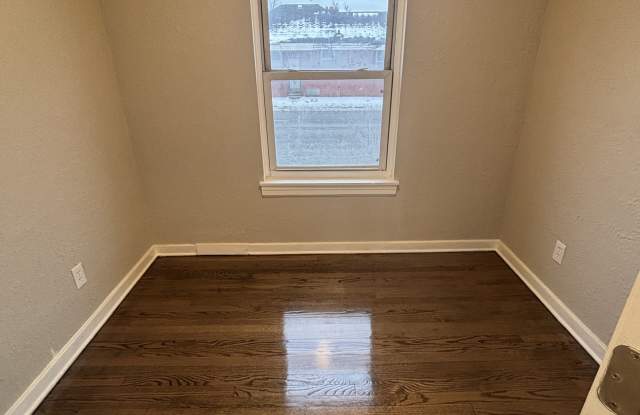 373 Taft Pl Gallery 3