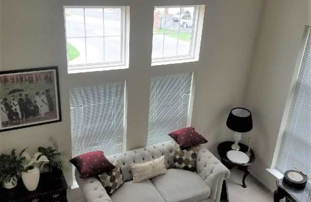 9562 WALKER WAY Gallery 2