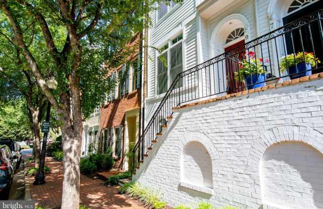 9 FRANKLIN Street Gallery 4