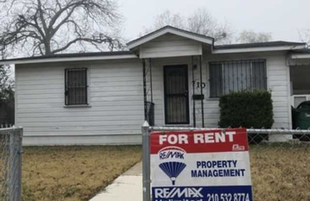 710 W MALONE AVE - 710 W Malone, San Antonio, TX 78225