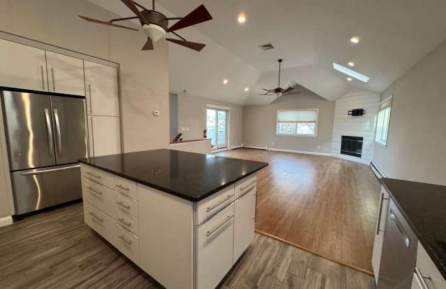 810 E Walnut Street - 810 East Walnut Street, Long Beach, NY 11561 810 E Walnut Street - 810 East Walnut Street, Long Beach, NY 11561