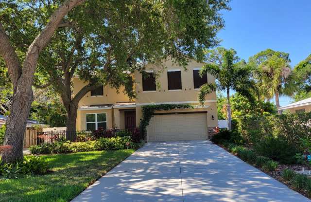 Seasonal only Large downtown Sarasota pool home for your next vacation photos photos