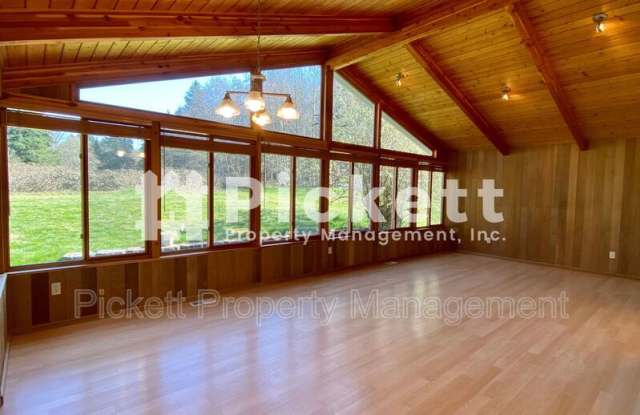 9398 Mayheu LN NE Gallery 1
