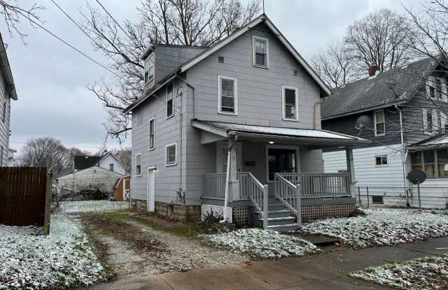 Spacious 4-Bedroom Single-Family Home Available for Rent! photos photos