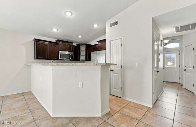 3277 GARDEN POINT Drive Gallery 3