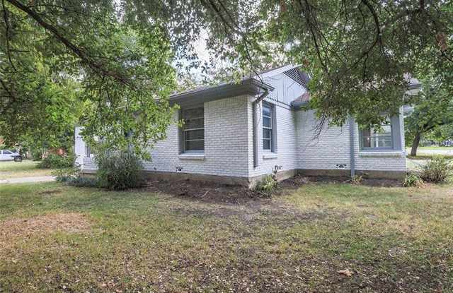 3857 W Spurgeon Street Gallery 2