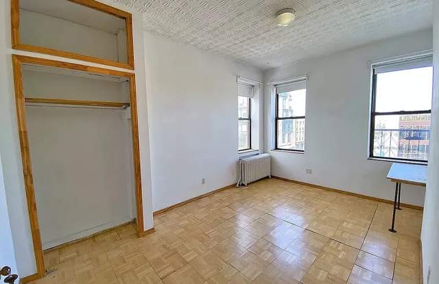 791 Metropolitan Ave Gallery 4