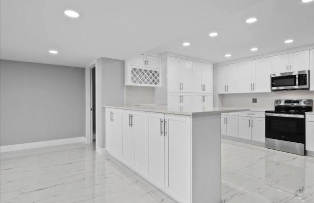 3040 Lake Shore Drive photos photos