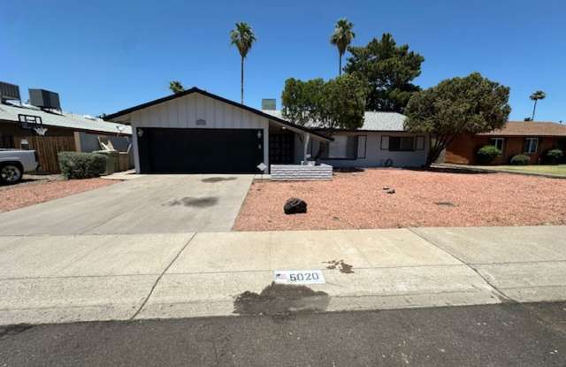 !!HALF OFF FIRST MONTH'S RENT!! Spacious 3 Bedroom 2 Bathroom Home!!! photos photos