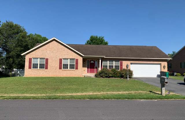 Lovely single family, brick rancher home with 3 beds/2.5 baths!! photos photos