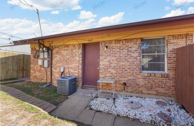 Cute 2/1 in Garland! - 307 Cliff Drive, Garland, TX 75042