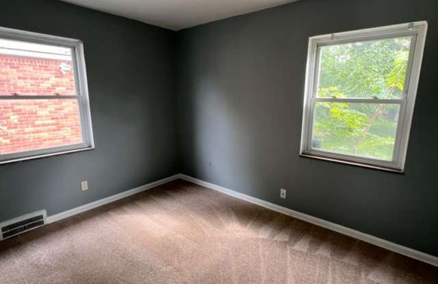 5665 Outer Drive East Gallery 4