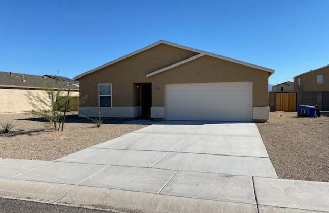 4 bedroom with garage and fenced yard - 1624 Paige Drive, Bullhead City, AZ 86442