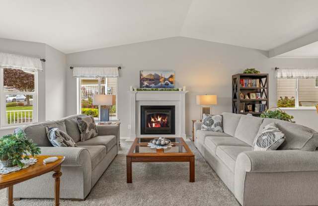 Beautiful 2 Bed 2 Bath Condo with 2 Bonus Rooms photos photos