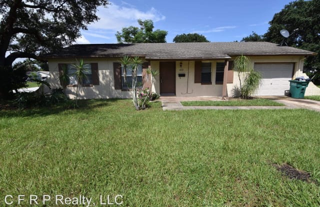 423 Longwood Circle - 423 Longwood Circle, Longwood, FL 32750
