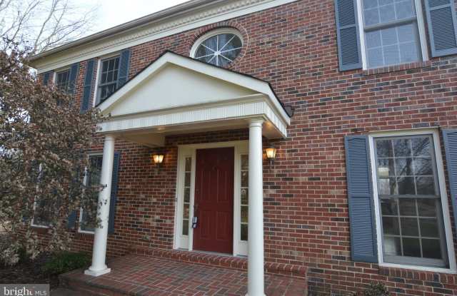 19824 MEREDITH DRIVE Gallery 2