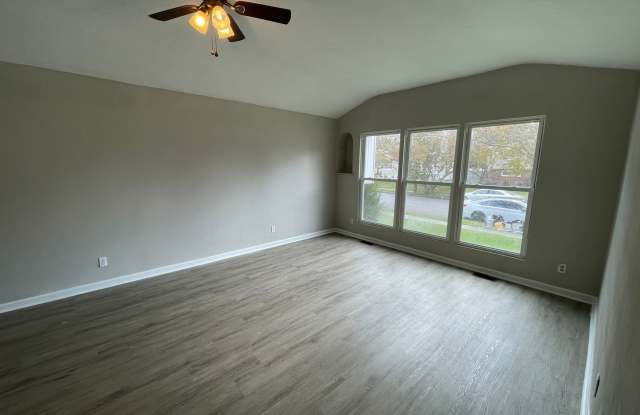Unique Split-Level 4 Bedroom 2.5 Bath Gallery 3