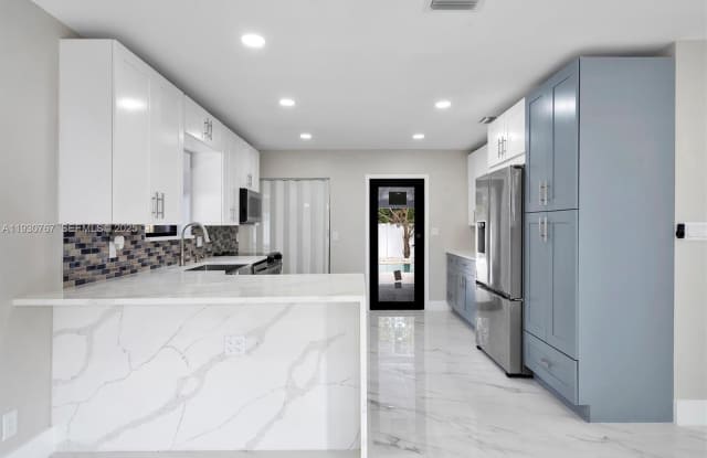 1815 27th Ave - 1815 North 27th Avenue, Hollywood, FL 33020