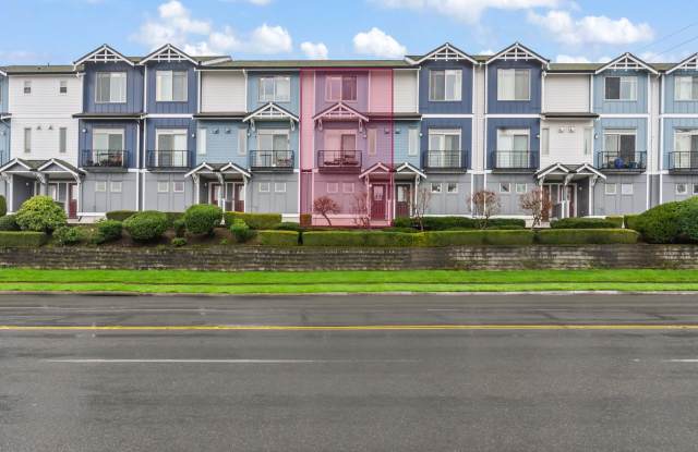 Tacoma Downtown Townhome with garage available for rent now! 2 bedroom 2.5 bathroom plus Garage! - 2124 South Yakima Avenue, Tacoma, WA 98405