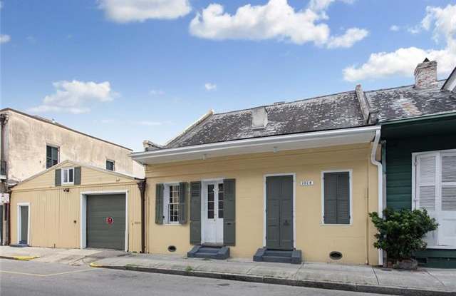1016 BURGUNDY Street Gallery 2