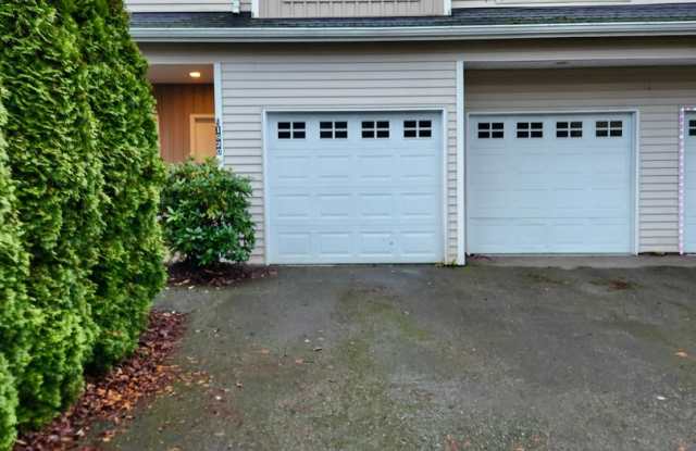 Beautiful 3 Bed / 2.5 Bath Townhome in Lake Stevens - 1920 127th Avenue Northeast, Lake Stevens, WA 98258