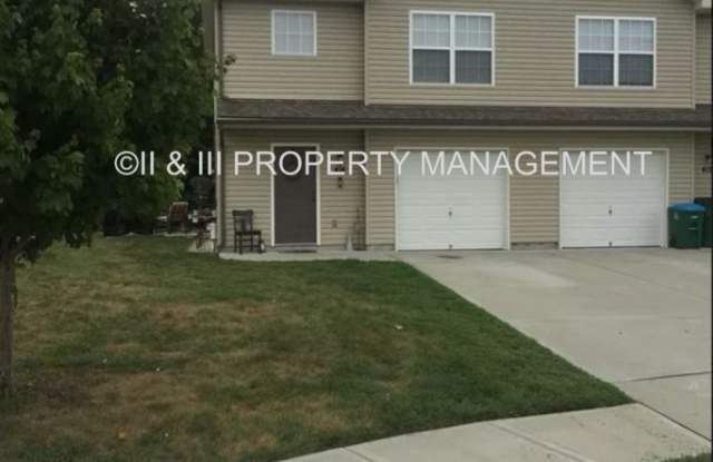 407 S Darrowby Dr - 407 South Darrowby Drive, Raymore, MO 64083