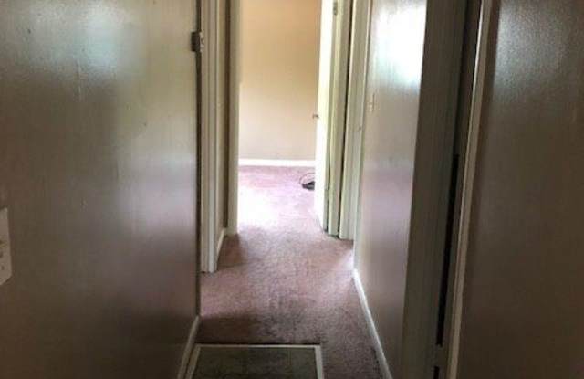 6712 Court N Gallery 4