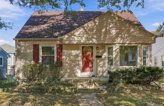 2201 Harwood Avenue Gallery 2