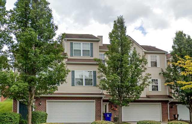 880 Oak Tree Blvd | 3 Bed 2 Bath Townhouse | 08/01/2025 photos photos