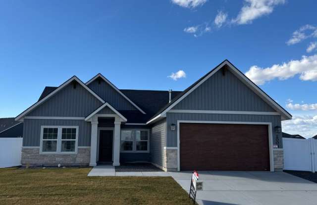 Move-In Ready 4BR w/ Fenced Yard & RV Parking Gallery 1