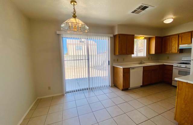 ONE STORY HOME ZONED FOR PALO VERDE HIGH SCHOOL! Gallery 4