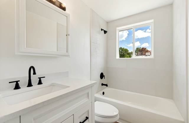 5643 4015 West Gallery 4
