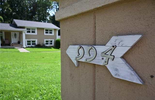 994 Overbrook Circle Gallery 1