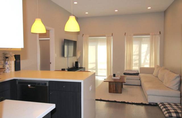 935 North Ashland Avenue photos photos