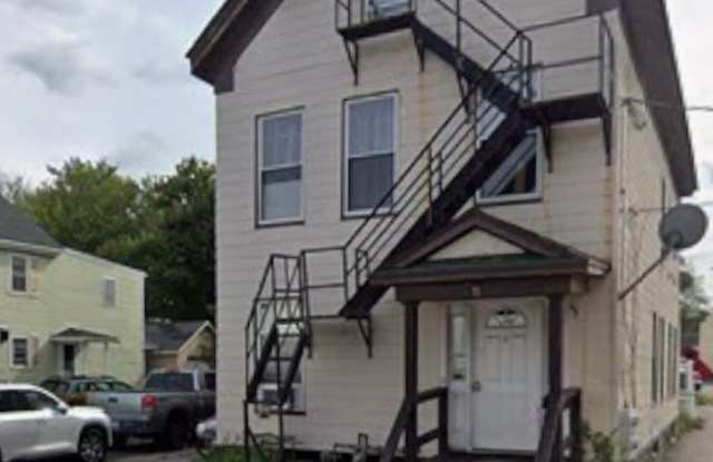 31 Saint Marys Street - 31 Saint Marys Street, Biddeford, ME 04005