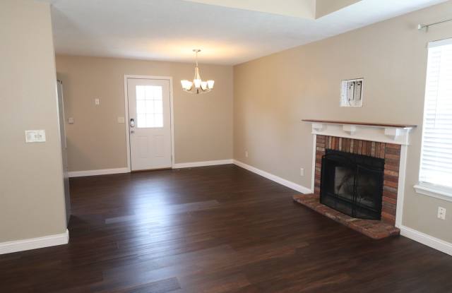 4 bedroom..3 bath split level home for rent in clever mo. Gallery 4