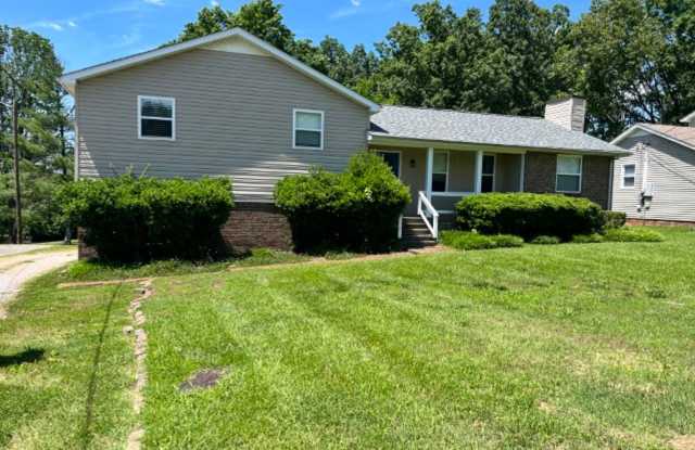 3 Bedroom, 3 Bath Home, over 1/2 Acre Lot in Hermitage photos photos