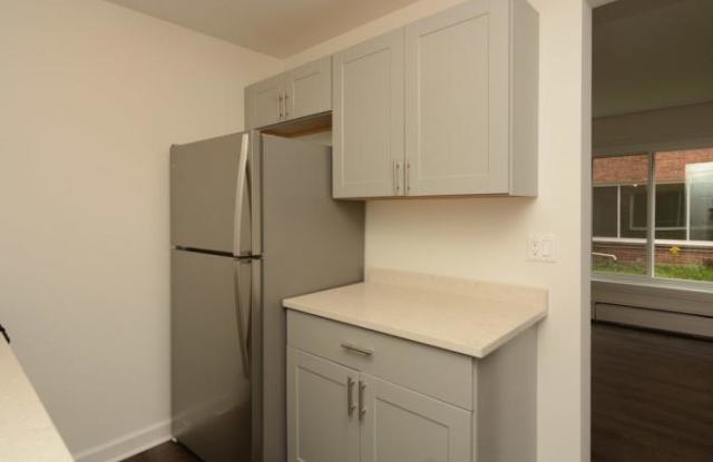 6002 Winthrop Gallery 4