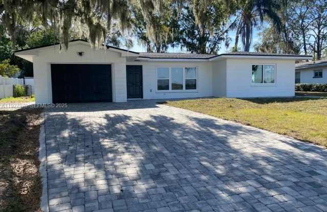 1204 LAKE ELBERT DRIVE SE - 1204 Lake Elbert Drive Southeast, Winter Haven, FL 33880