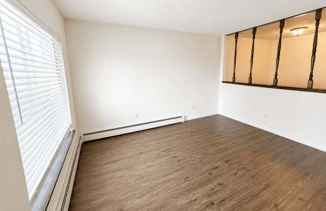 12650 W Grand River Ave Gallery 4