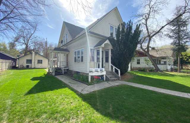 Duplex In The Steunenberg Historical District photos photos