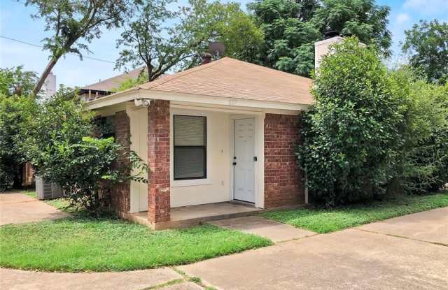 817 N Mesquite Street - 817 North Mesquite Street, Arlington, TX 76011