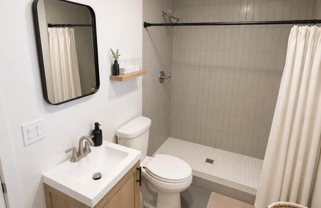 2731 E MONTECITO Avenue Gallery 4