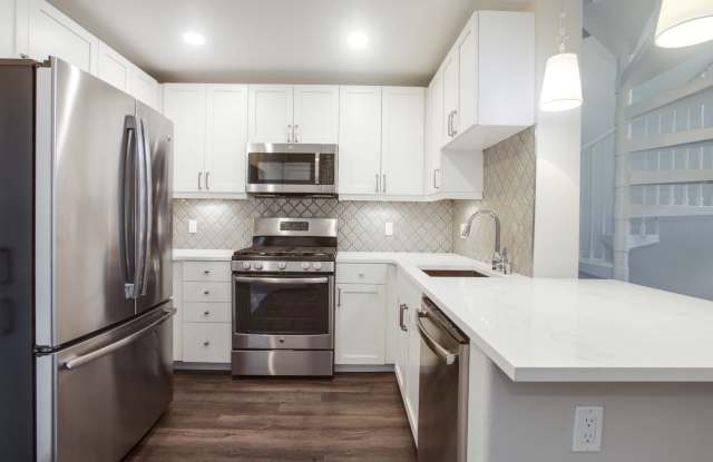 Villas at Park La Brea Apartments Gallery 3